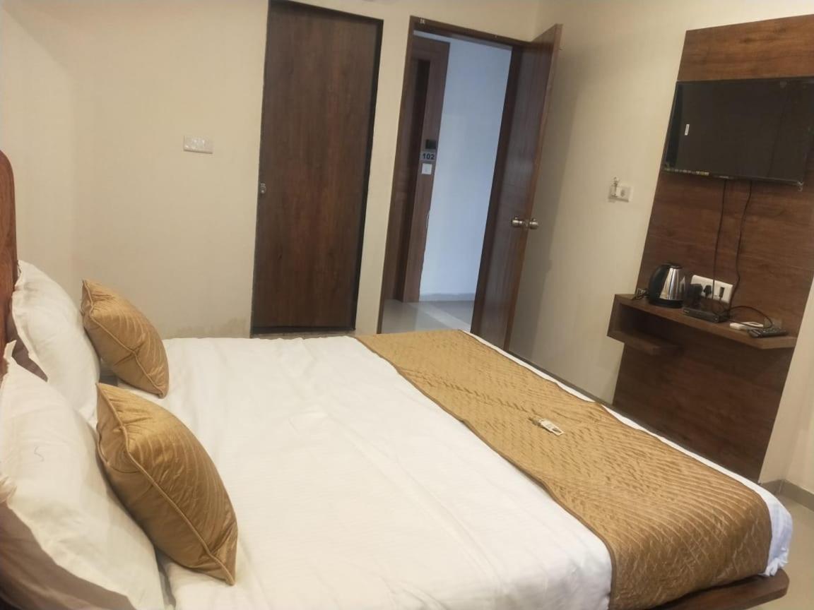 Hotel Sai Krupa Ahmedabad Exteriör bild